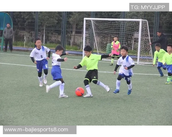 畅享足球游戏机带来的激情与乐趣体验尽在指尖的足球世界